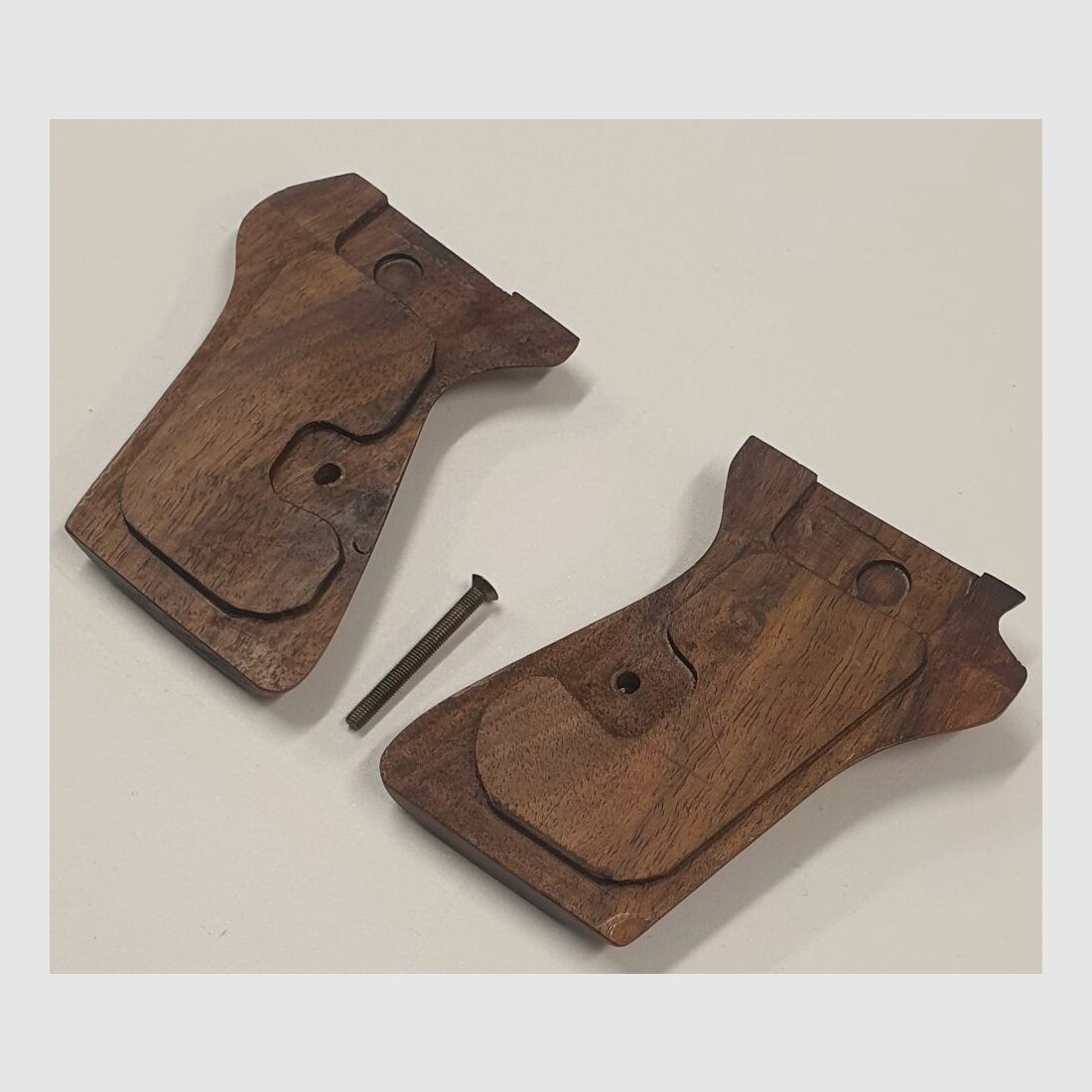 Unknown wooden grip scales for Walther PP