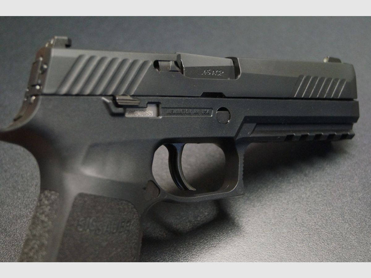 Sig Sauer P320 45ACP, Bild 3 von 6