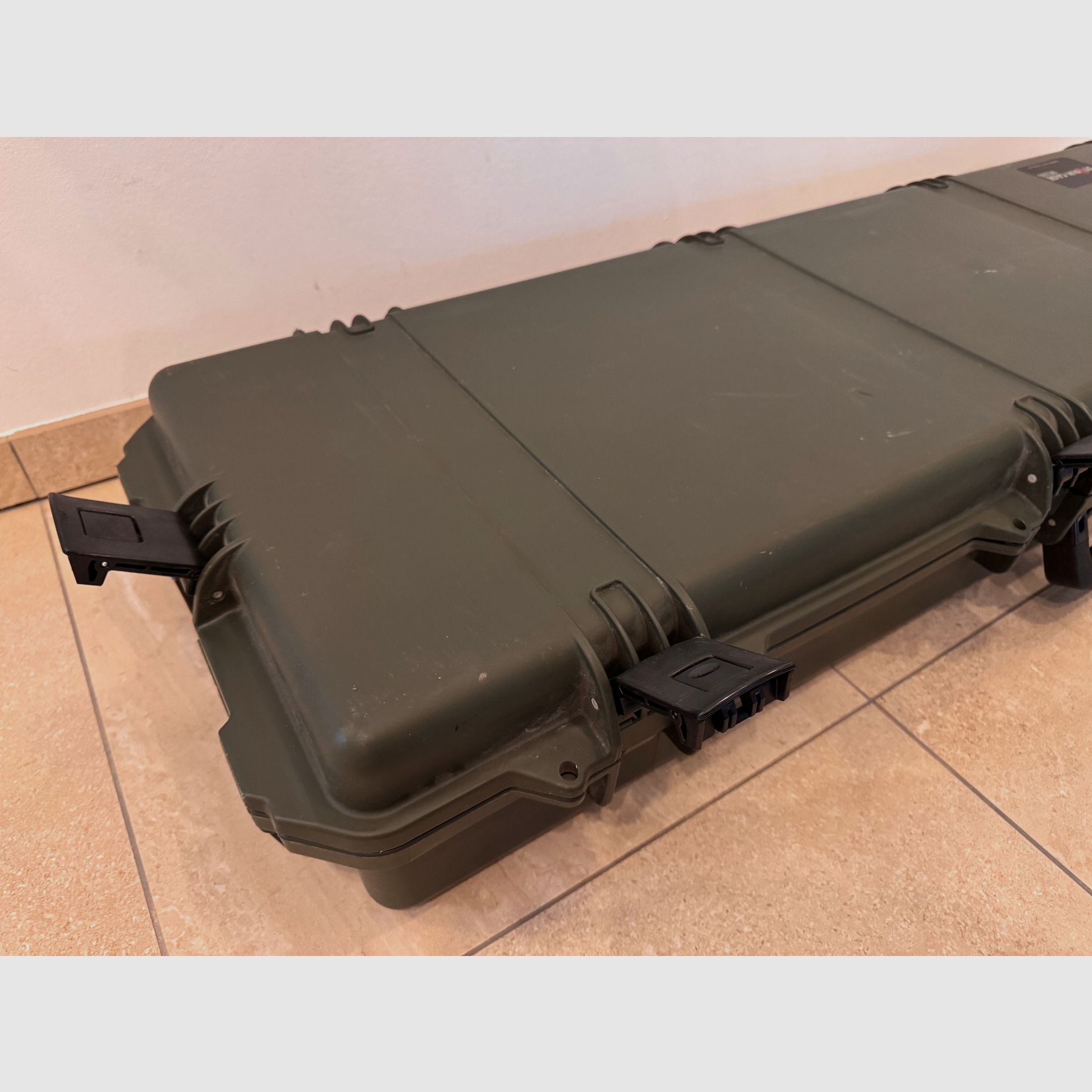 Storm Case iM3300 Gun Case oliwkowy z kółkami, w tym pianka