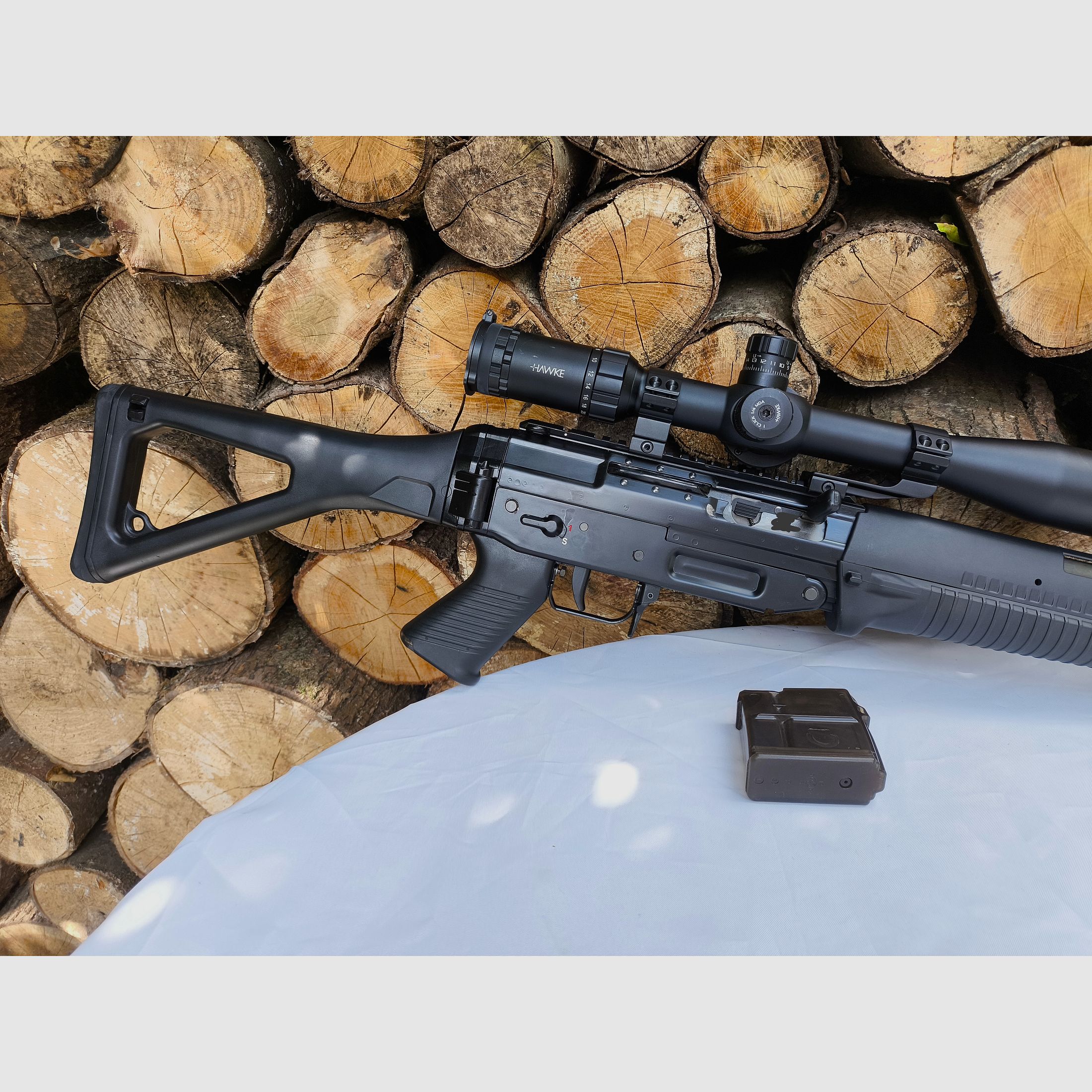 SIG 551 Sport .223Rem con Hawke Sidewinder 30 6,5-42 20x1/2 Mil DOT