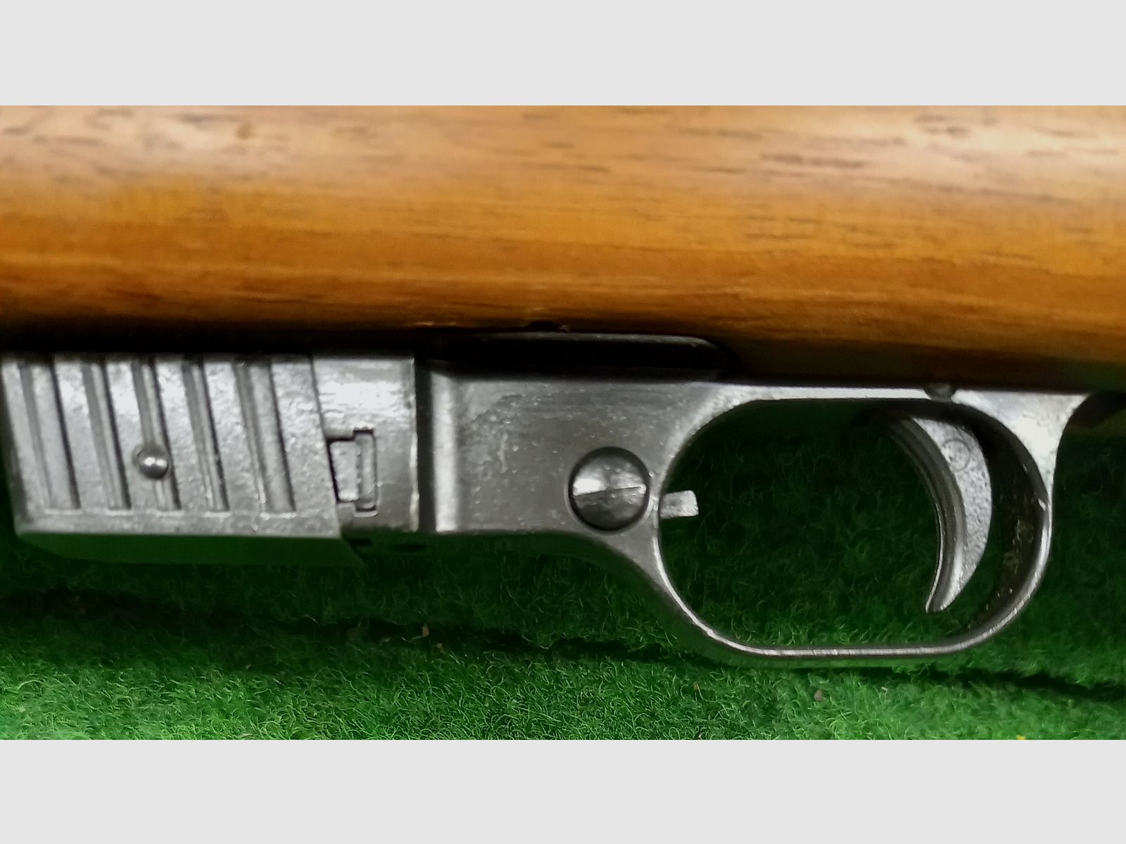 carabina semiautomática ERMA EGM1 de 1970 en calibre .22Lr