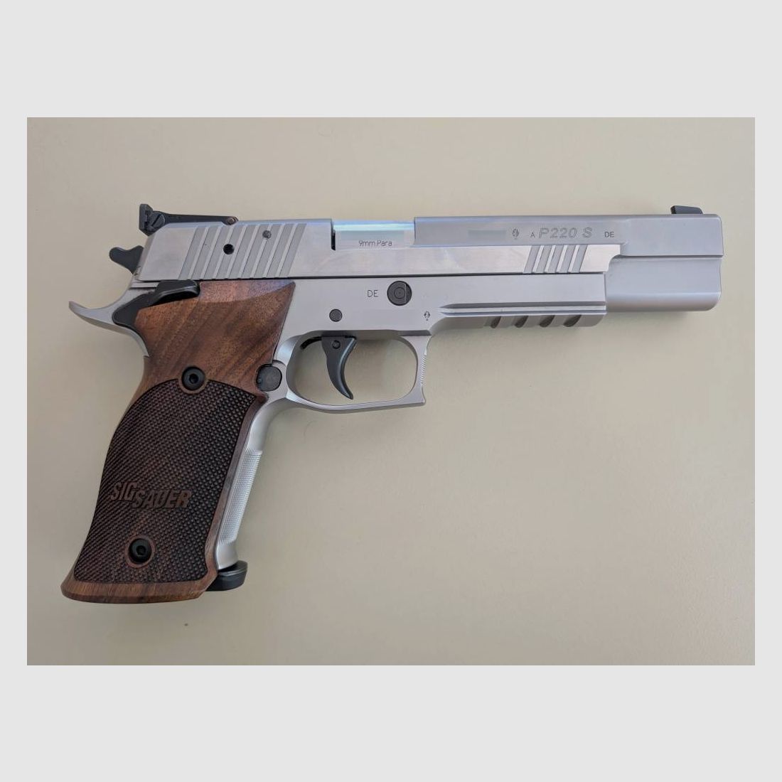 SIG Sauer P220 X-Six – Fabriqué en Allemagne – Calibre 9 mm Luger avec système interchangeable .22 l.r.