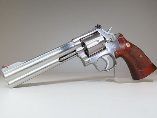 Smith & Wesson 686 in 6 inches