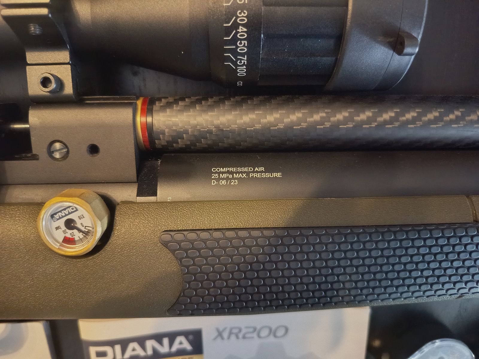 Diana XR 200 PCP Cal.4,5mm 7,5j. Con mucho accesorio