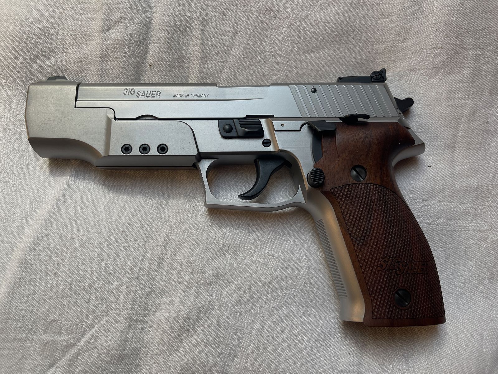 SIG SAUER P 226 S