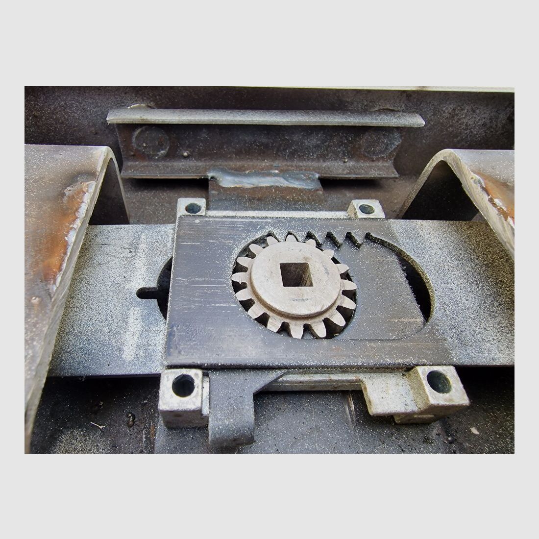 Gunshome uG Waffenschrank SHOOTER ÜBERLÄUFER 1300x390x330mm Klasse 0 für 5LW