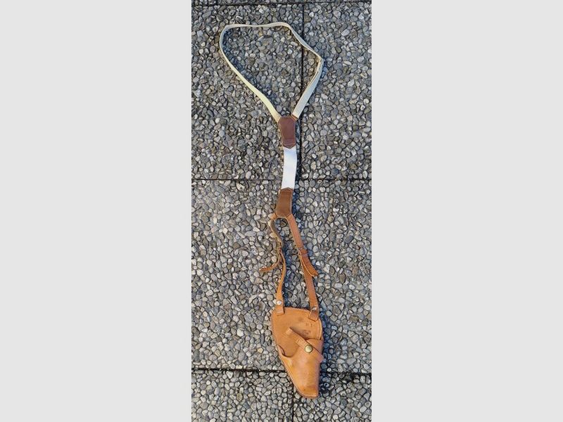 Gürtelholster aus hellem Leder