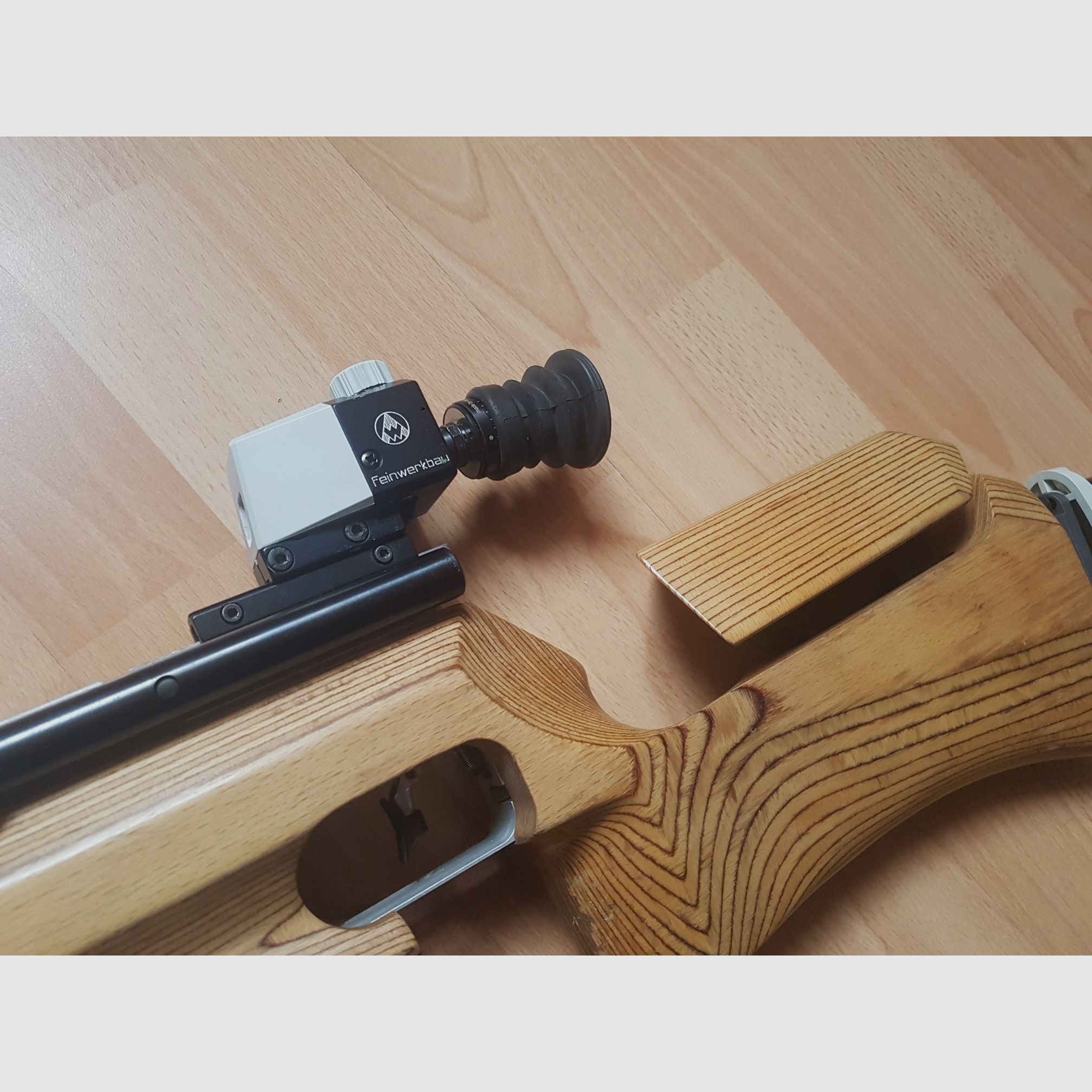 Fucile da competizione a compressione Feinwerkbau P70, con cuneo e diaframma per tiro di appoggio!