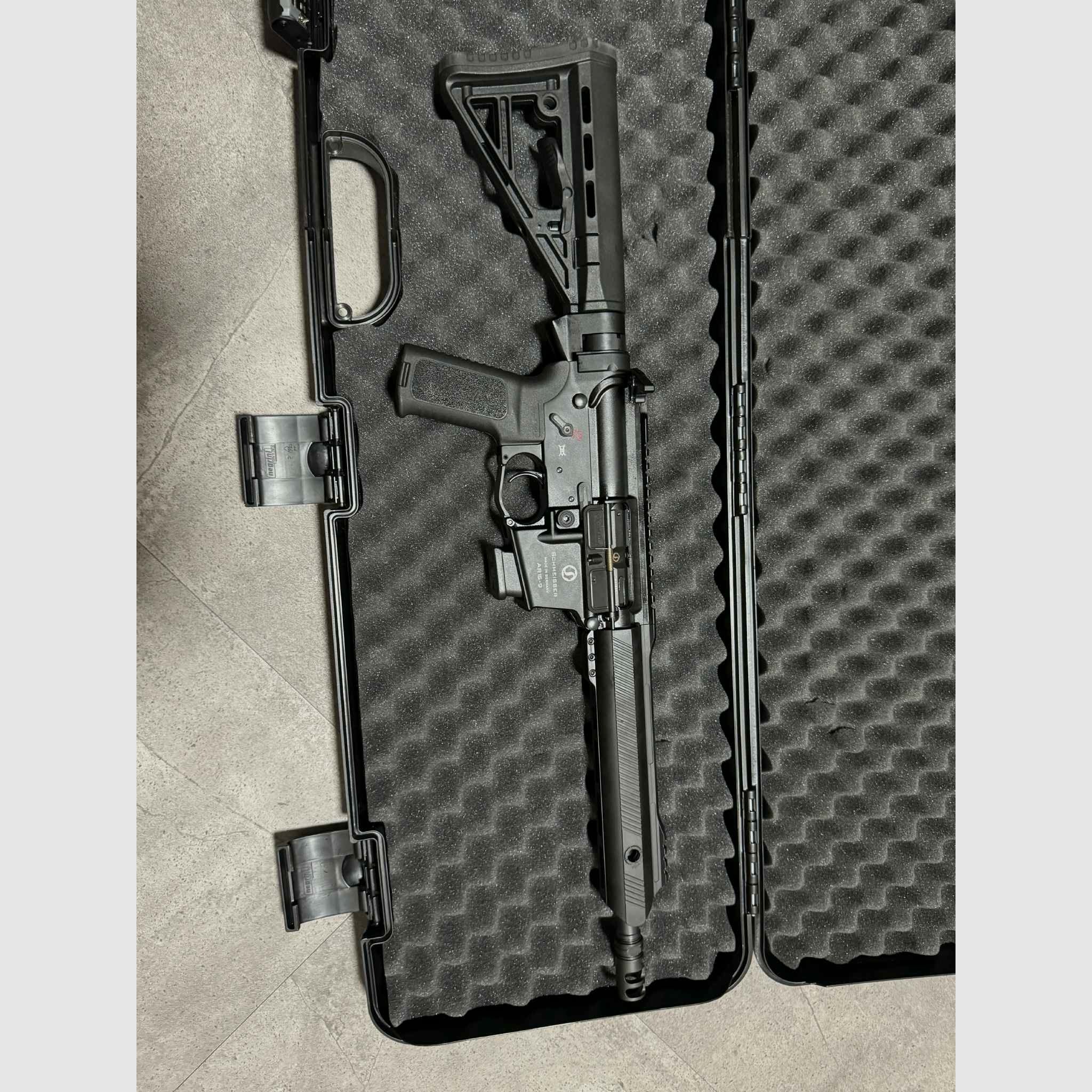 Schmeisser AR15-9 Sport Kal. 9mm Luger in 10,5 Zoll M-Lok Schiebeschaft M14x1 und Falke Reddot