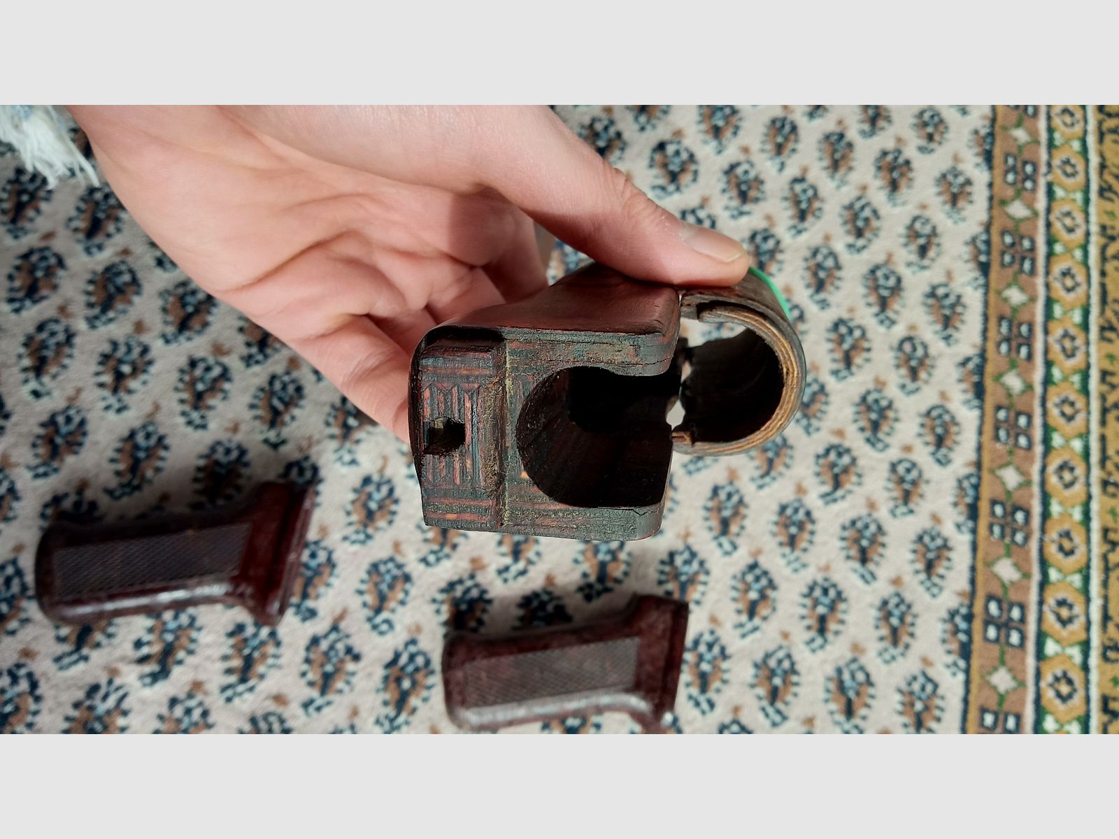 2 Sets Original Anbauteile inkl. Holz Laminat Handschutz und Bakelit Griff / AKM und AK74 