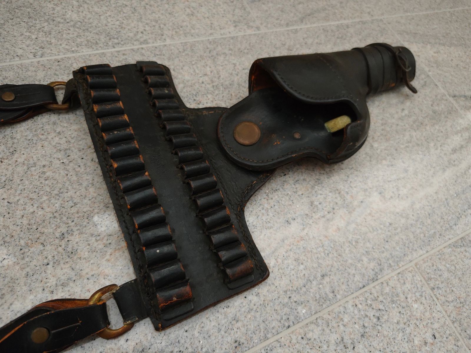 Schouder-bandolier-holster