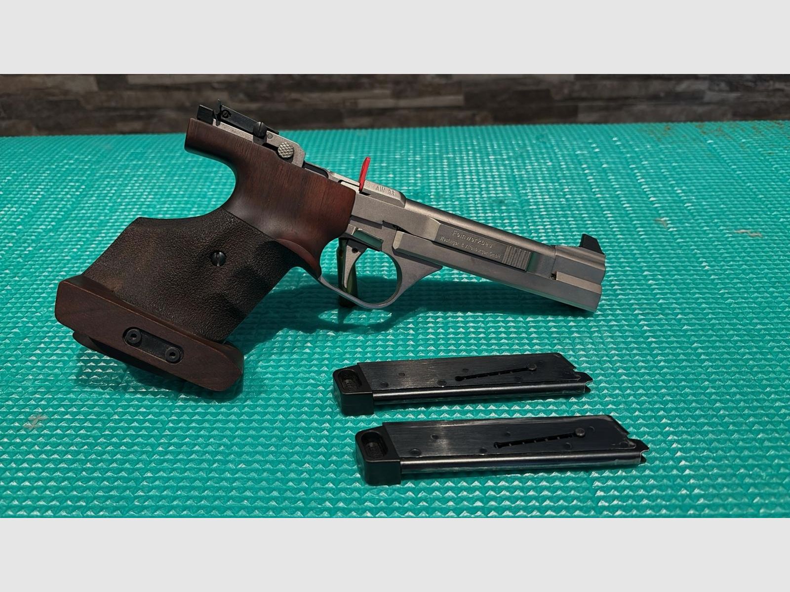 Pistola sportiva Feinwerkbau AW 93 22LfB