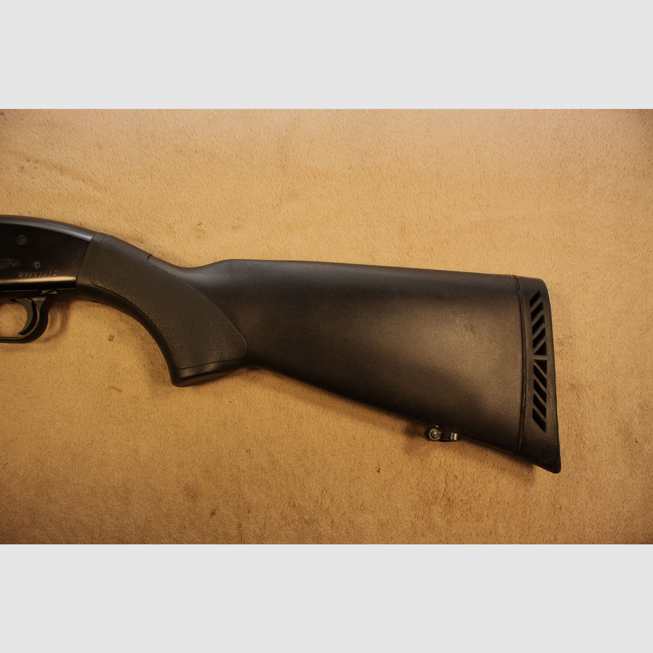 Mossberg Maverick mit 26 Zoll Lauf.