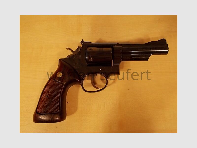 Smith & Wesson M19-3 4-inch revolver