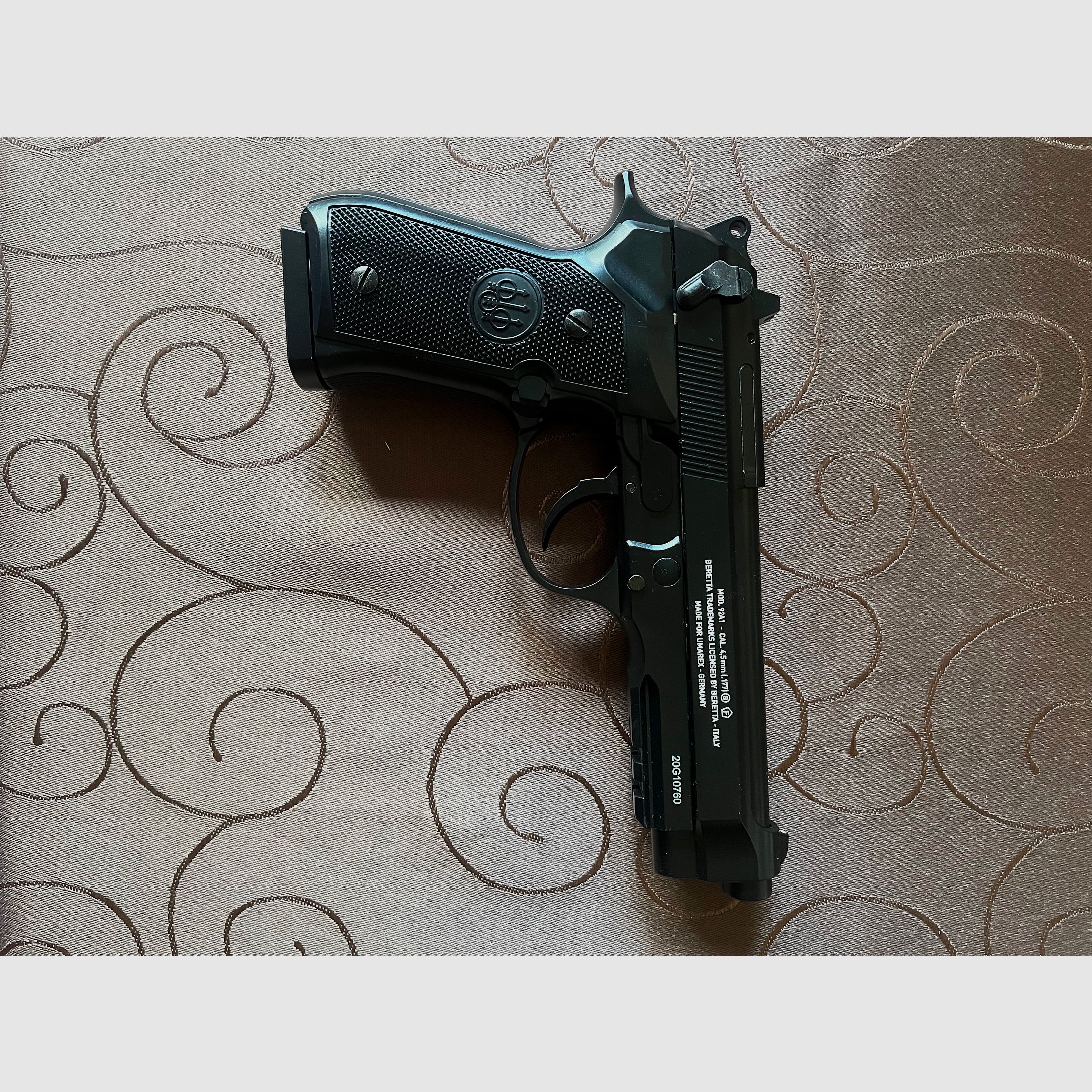 Beretta 92A1  4,5 mm Stahl BB Co2-Pistole Blow Back 