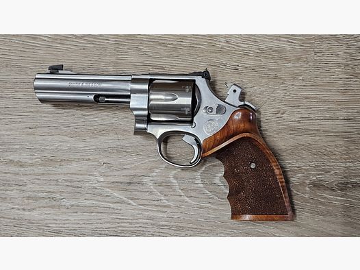 Smith & Wesson 629-4 Performance Center "Classic Powerport" .44 Mag. barrel length 5", special edition (1996), Pre-Lock, Nill grips, original case, speedloader