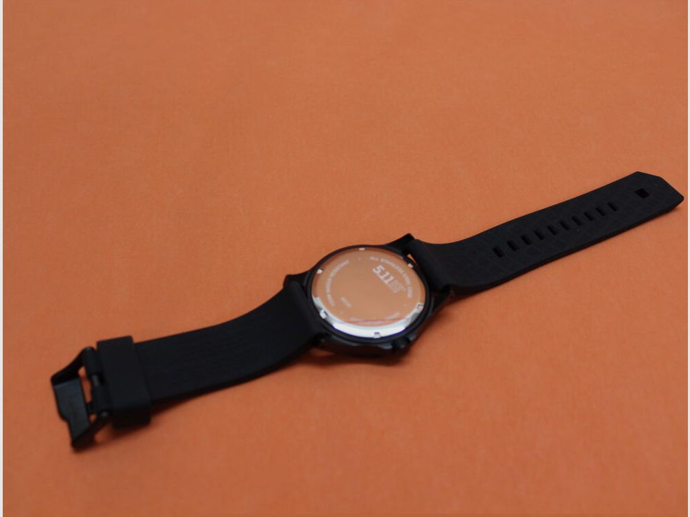 5.11 5.11 Guardsman Watch (50133EU) 033 Granite Uhr mit Stahlgehäuse mit Silikonarmband