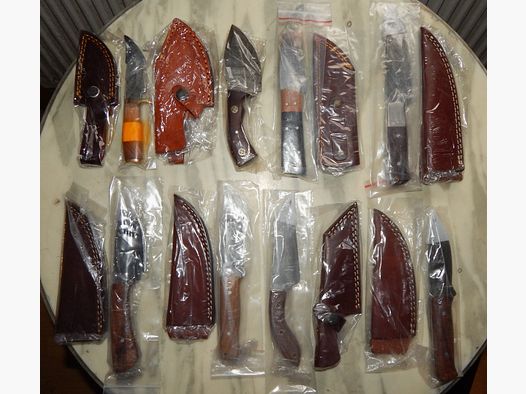 Coltelli da caccia, coltelli da viaggio, coltelli da cucina / acciaio damascato