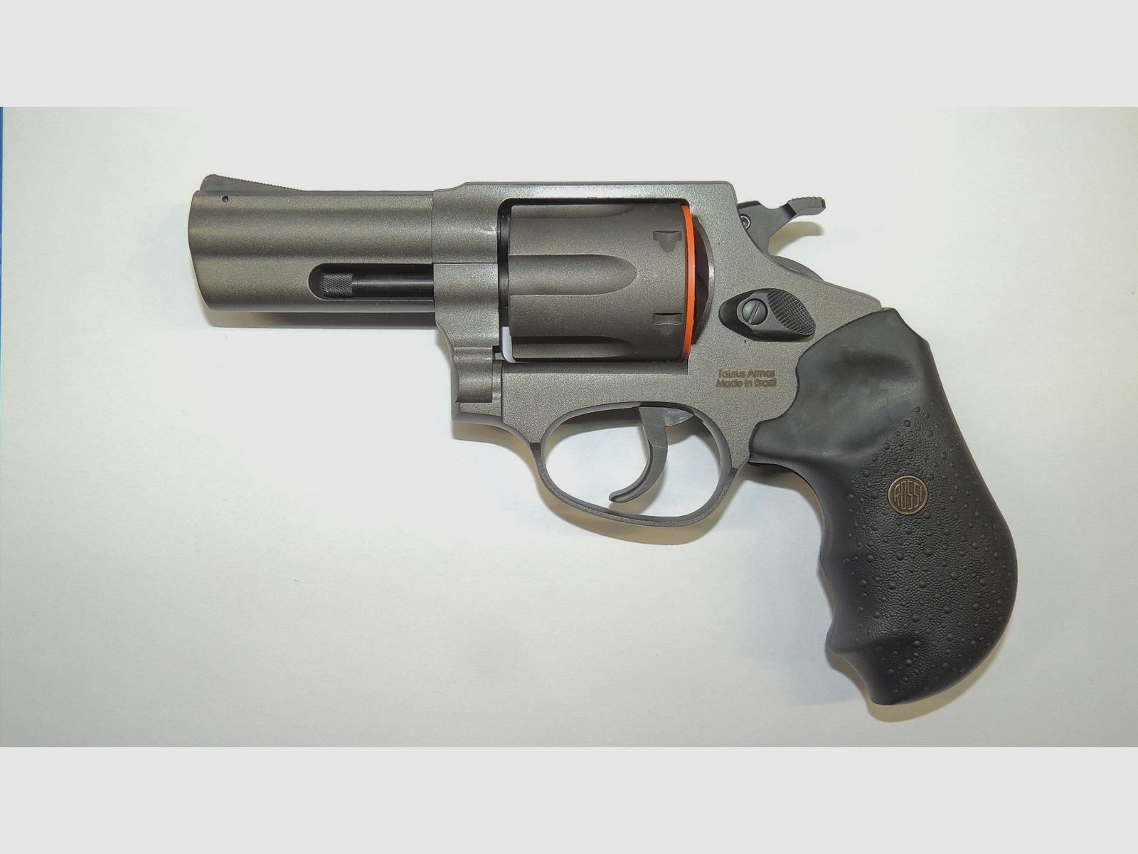 Revólver ROSSI RP 63, imagen 2 de 2