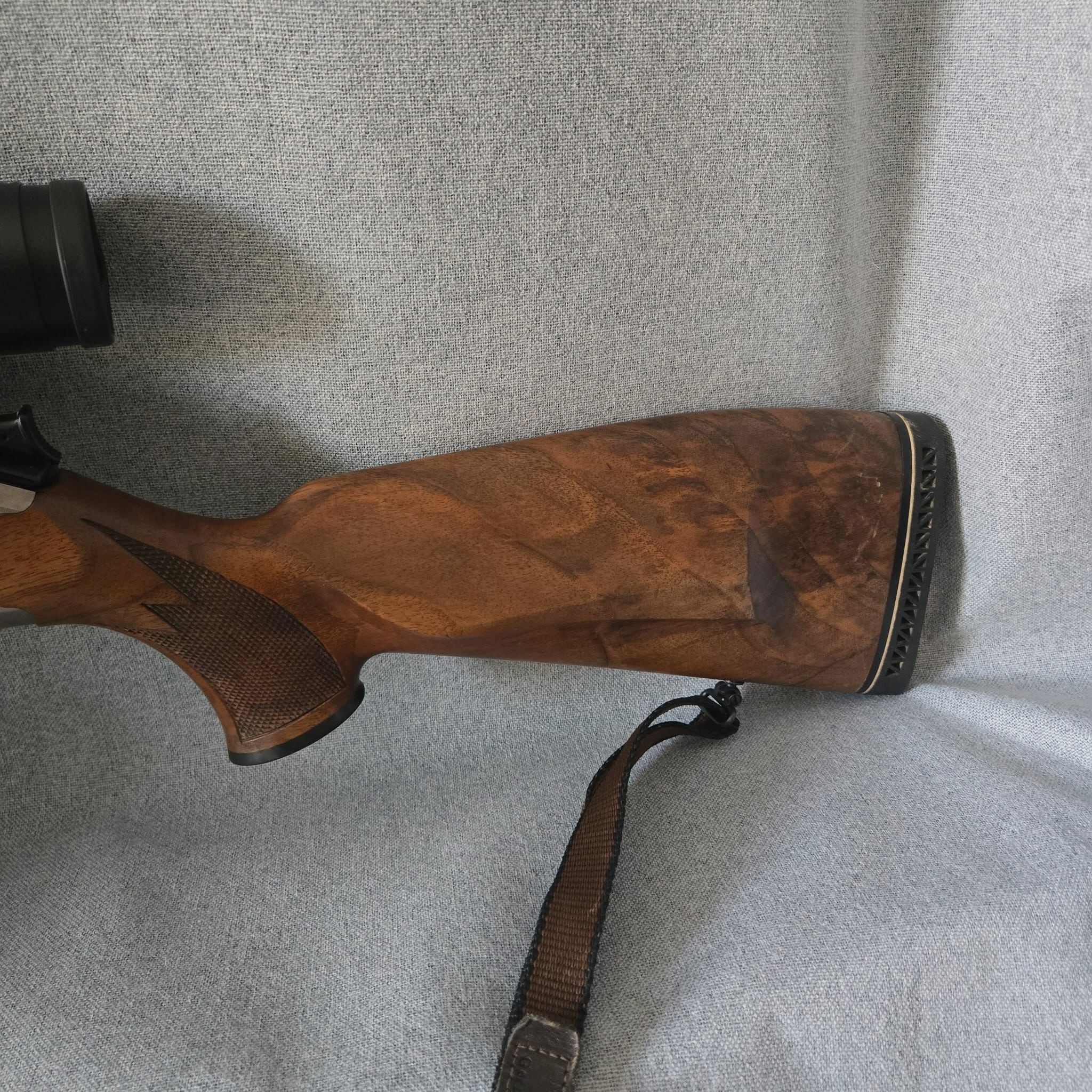 Blaser R93 als Gesamtpaket mit Schalldämpfer und Ziehlfernrohr von Zeiss