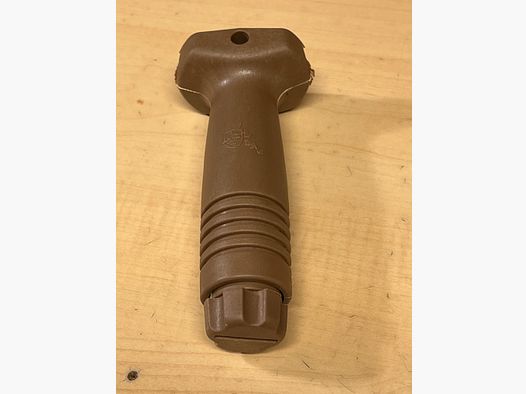Vertical front grip for Airsoft in Coyote long version