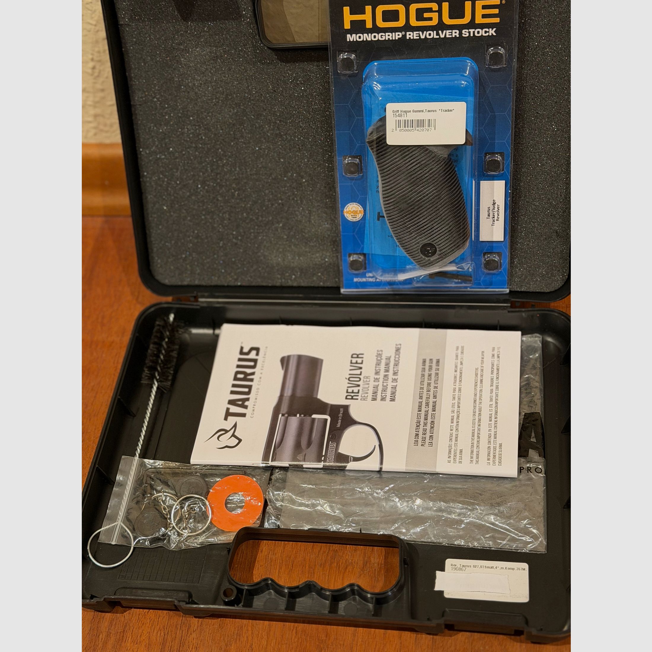 TAURUS TRACKER 627 4“ m. Komp. nuevo - no disparado con accesorios