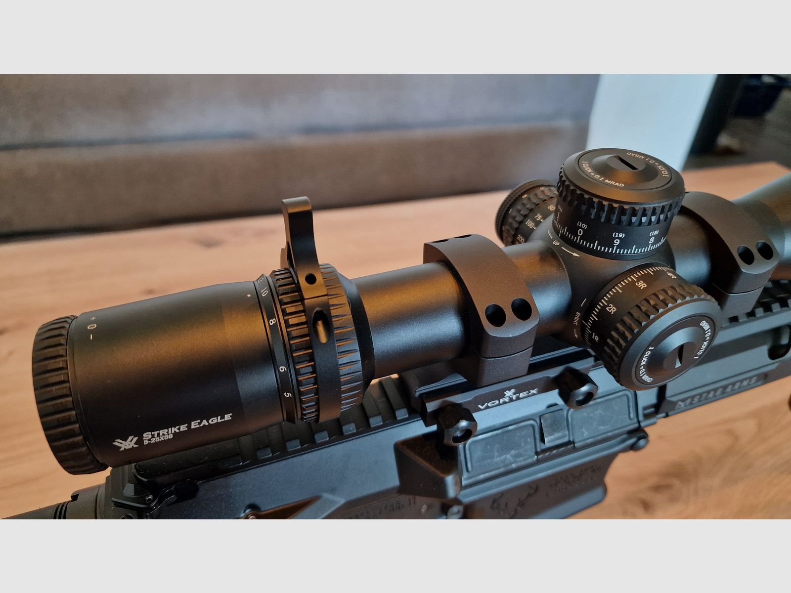 NEUWERTIGE Stag Arms STAG 10 Marksman 18" AR-10 .308 Win inkl. Vortex Strike Eagle 5-25x56 FFP MRAD und viel Zubehör