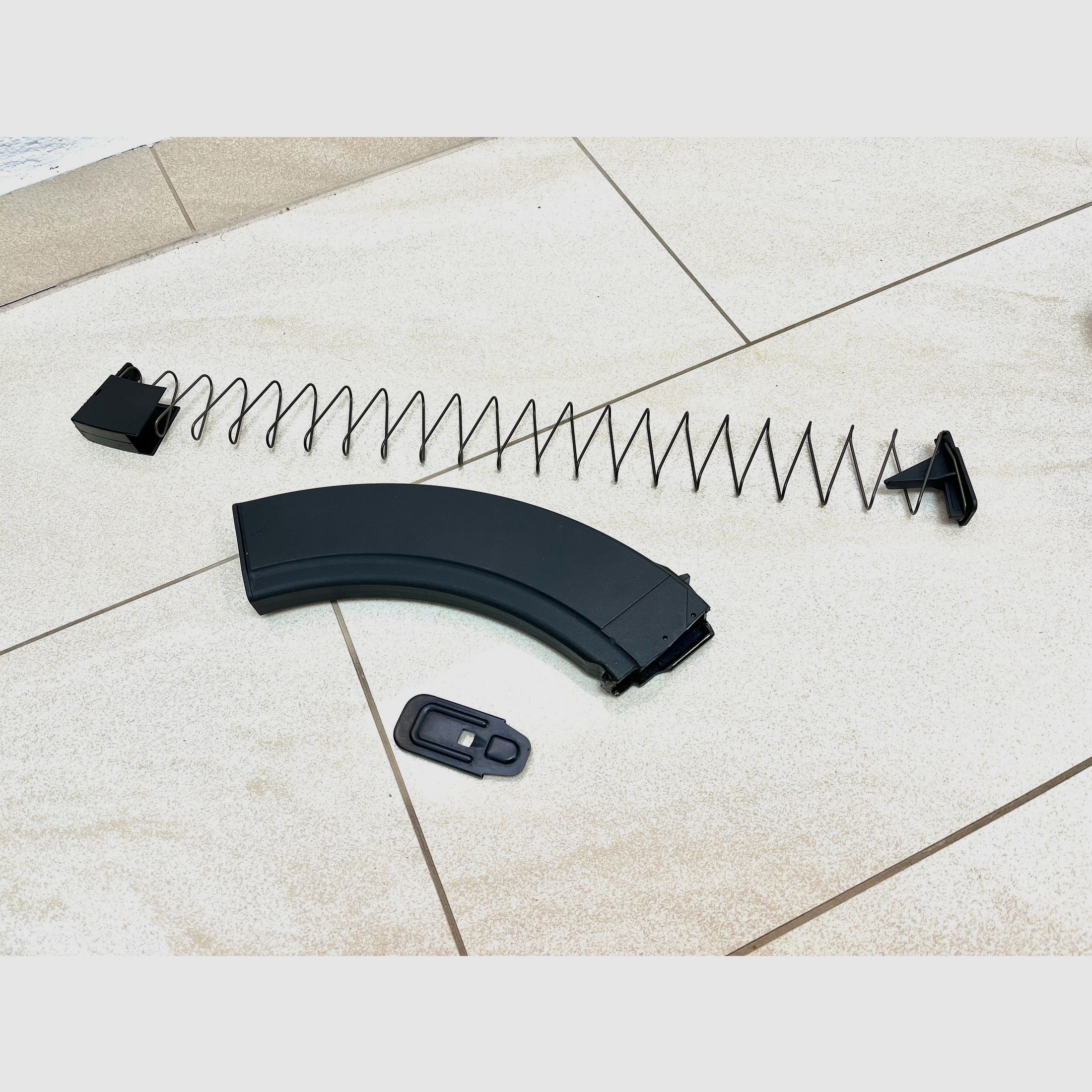 *** Kalaschnikov AK 47 / Yunker 40er DEKO Magazin Glatt 40 Schuss 7,62x39