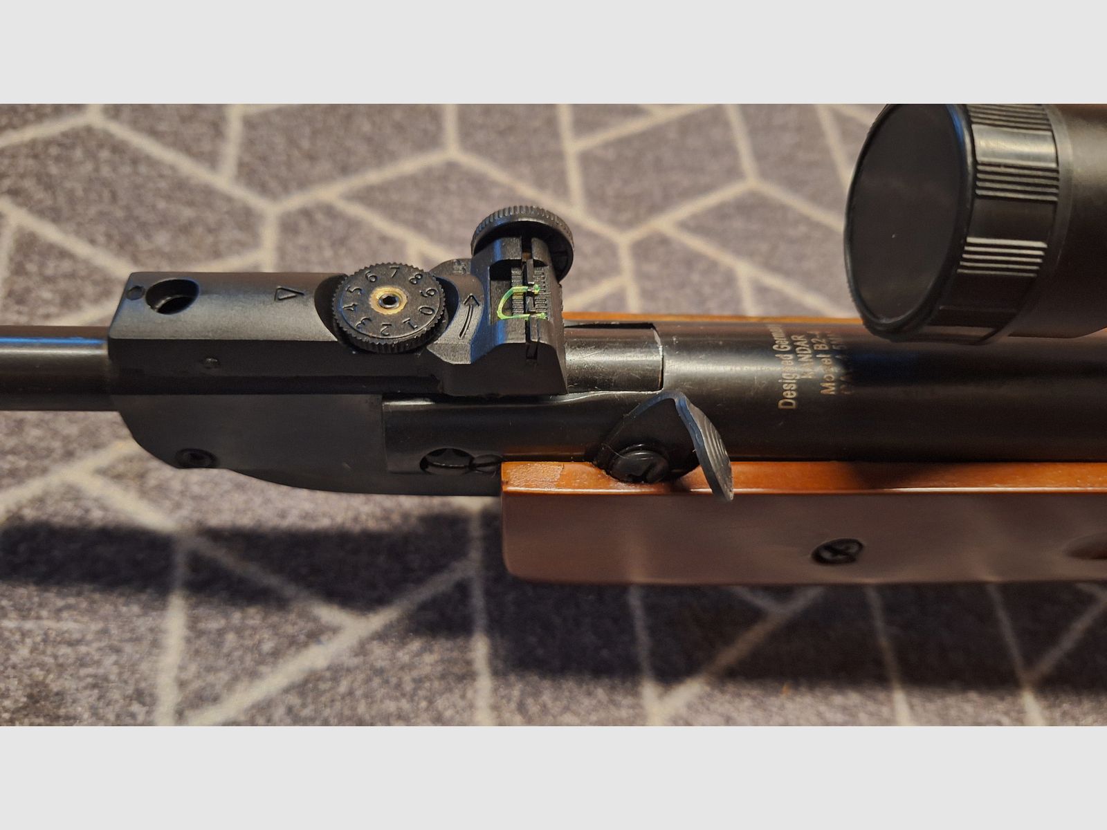 Carabine à air Kandar B2-4 avec scope - comme neuf !