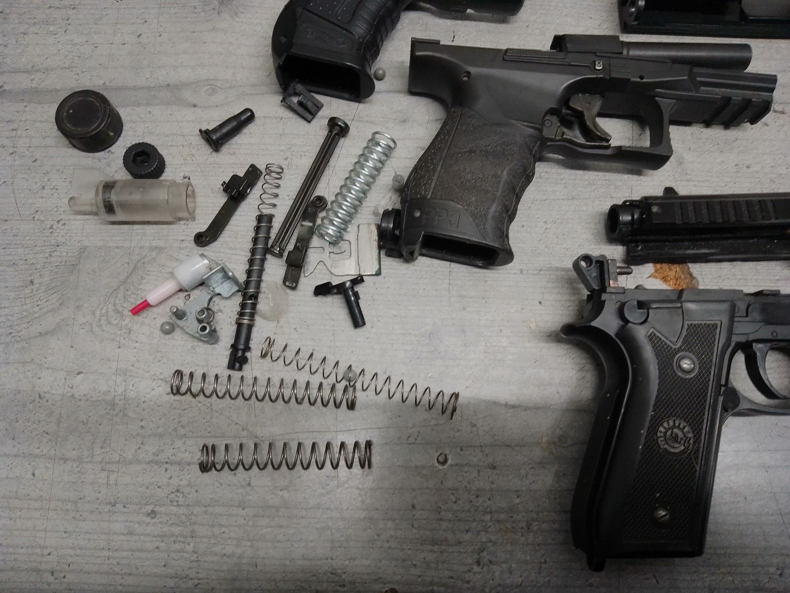 Softair, pistolet, sprężynowy, 0,5 dżula