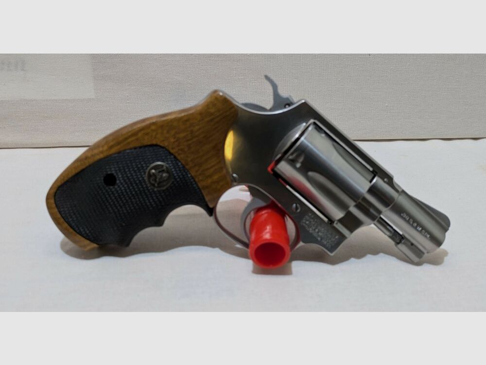 Smith & Wesson 60