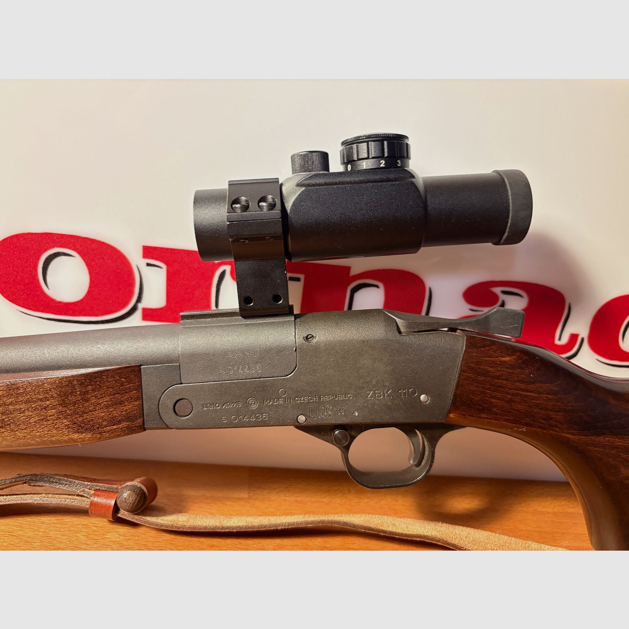 CZ Brno rifle de cerrojo .222 Rem. con cañón intercambiable 12/70 y óptica