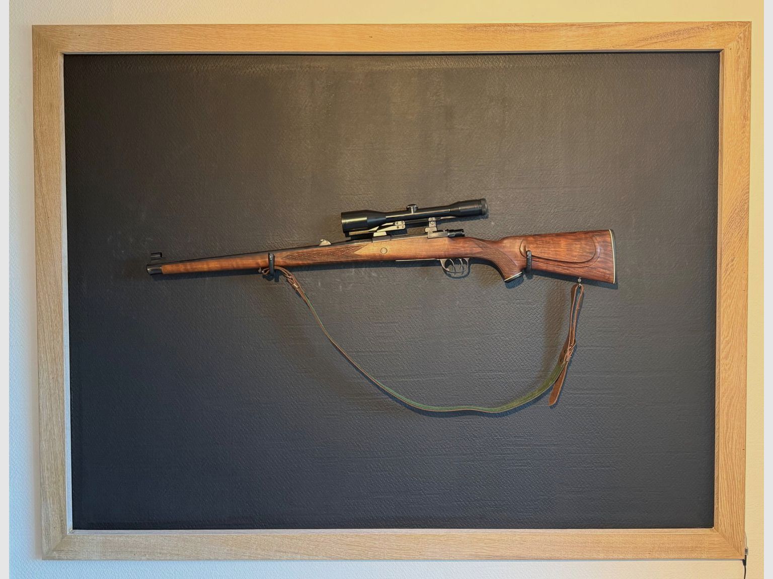 Zastava kaliber 7x64 met Zeiss richtkijker op zwengelmontage