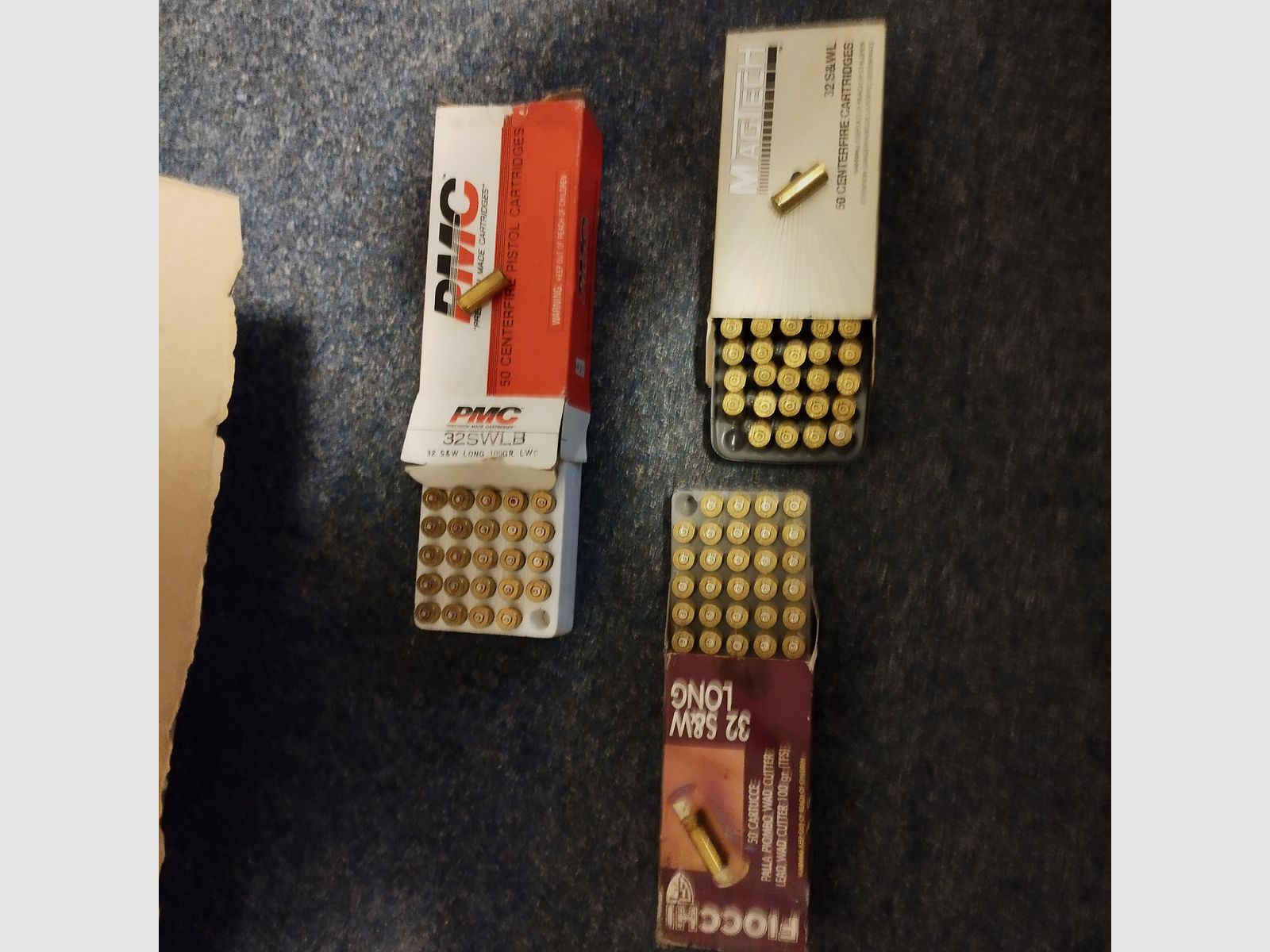 2750 piezas de cartuchos Cal .32 S&W Long disparados una vez