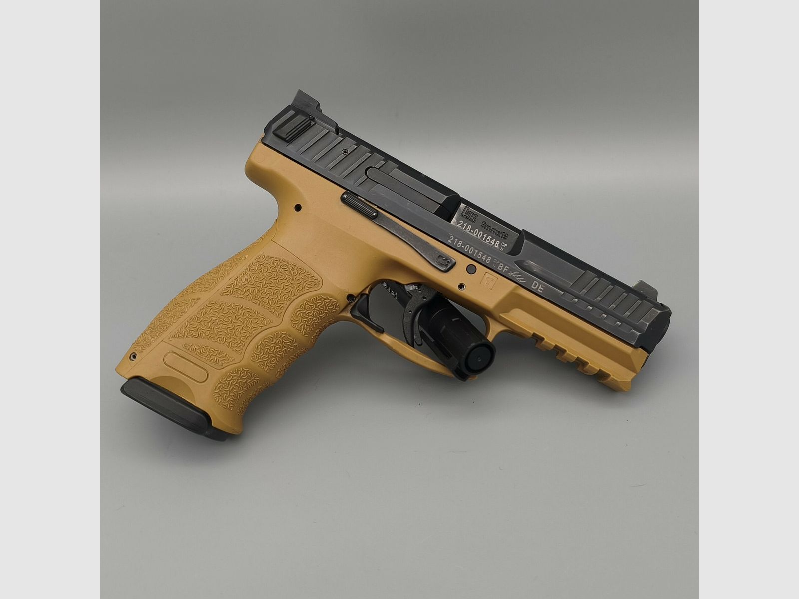 Heckler & Koch SFP9 RAL8000 Sandfarben mit Tritiumvisierung 9mmLuger