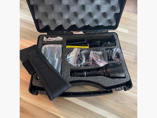 Nitecore New P30 Hunting Kit - 1000 Lumen - Ausstellungsstück