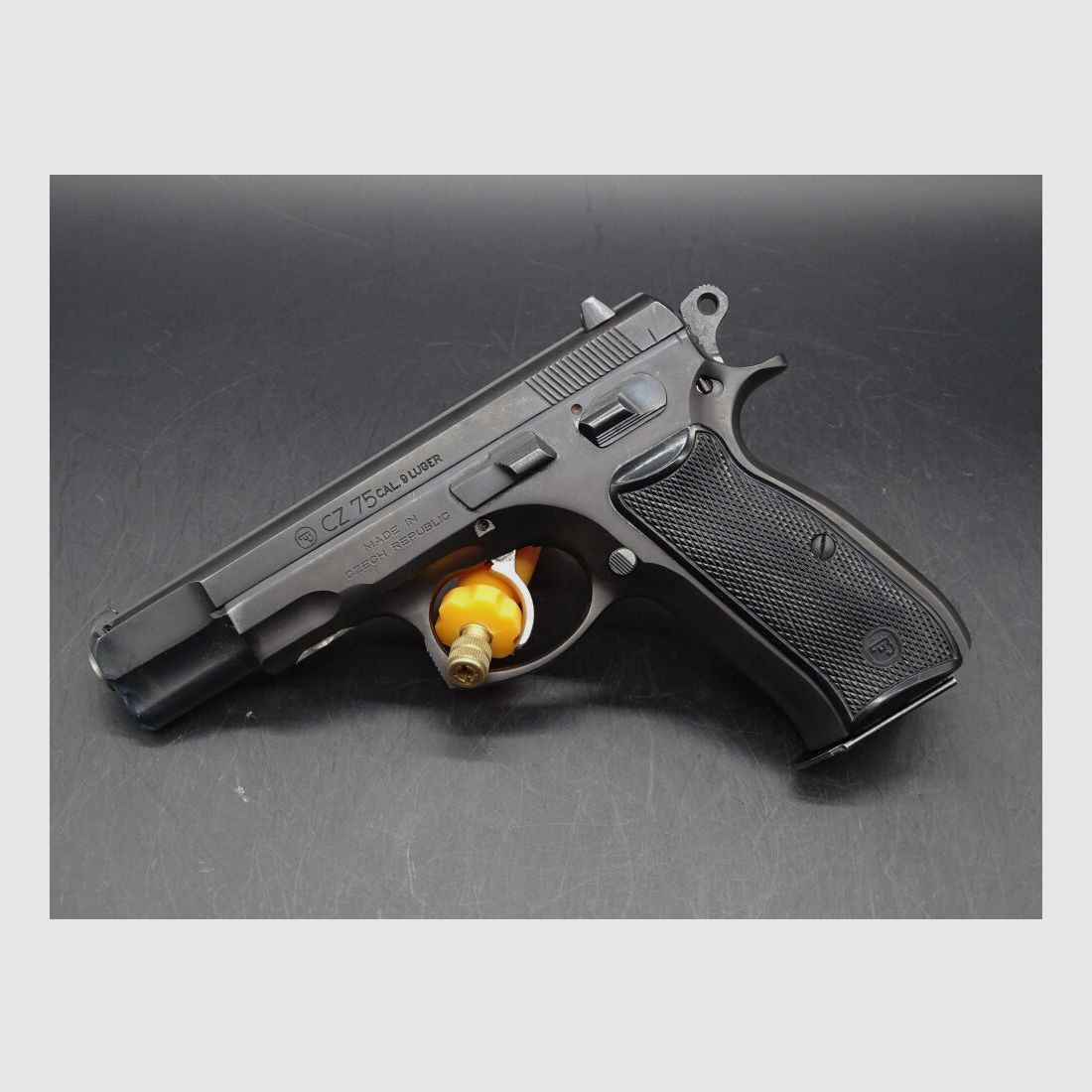 CZ 75 Kaliber 9mm Luger 75, zdjęcie 2 z 3