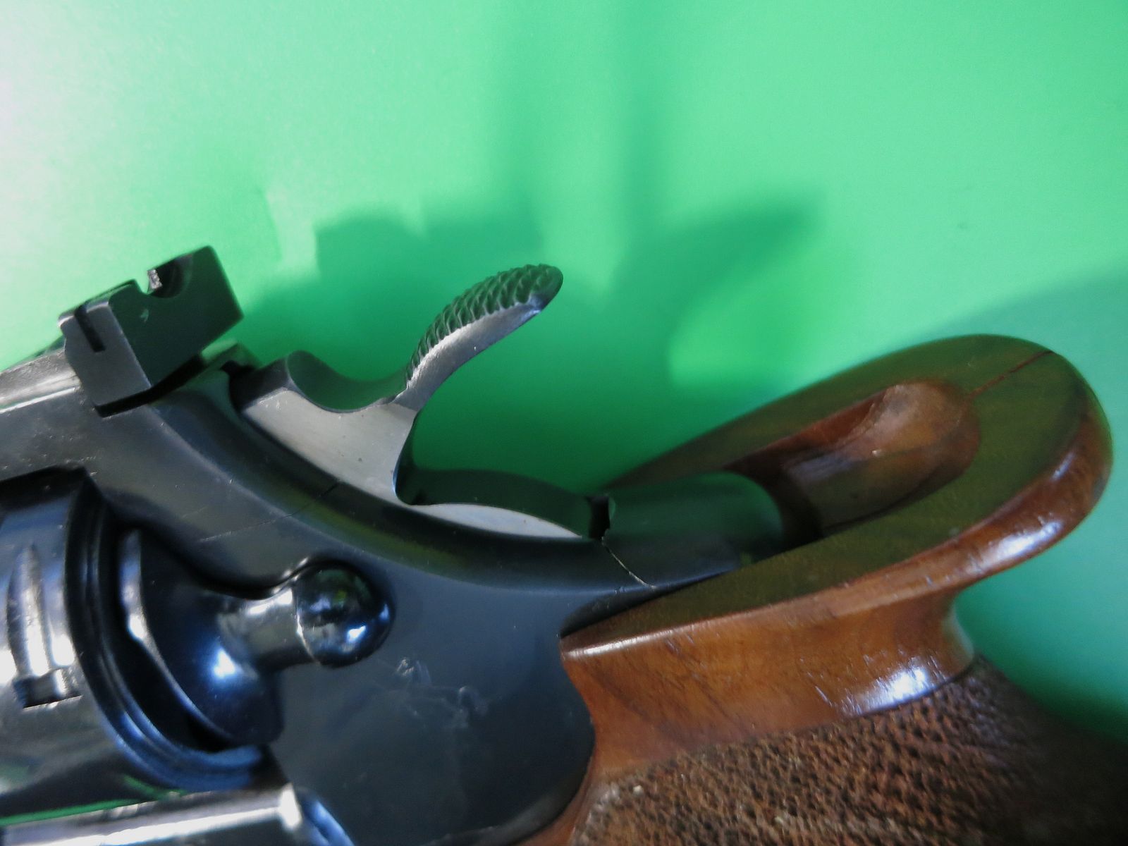 Revolver COLT Officer's Model Match, Vijfde uitgave van de serie in .22lr, Sportgreep #2