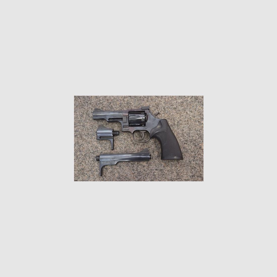 Revolver Dan Wesson 715 Kal. 357 Mag.