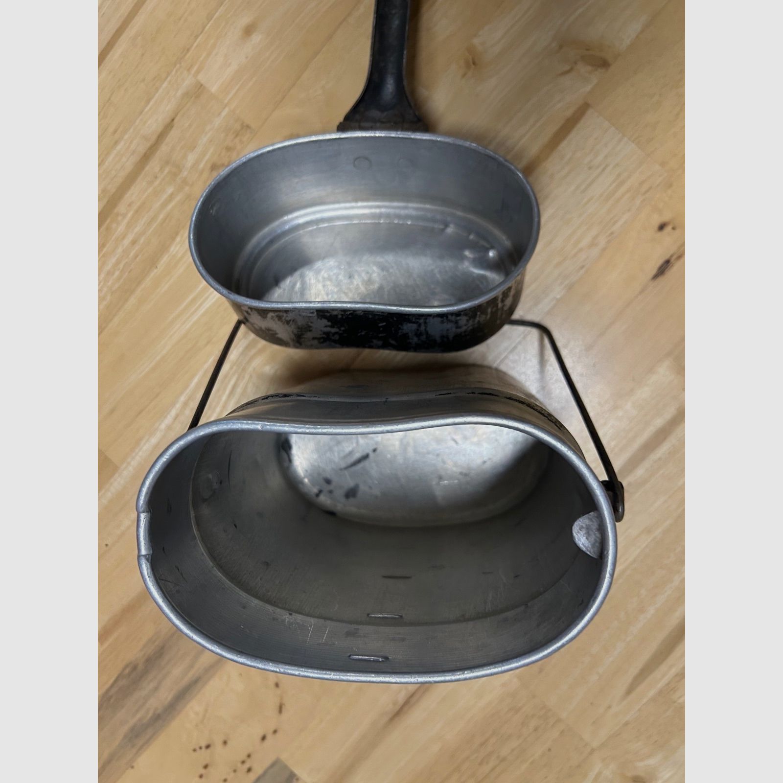 Ensemble de vaisselle de cuisine et bouteille de champ | Wehrmacht | Seconde Guerre mondiale | 2ème Guerre mondiale