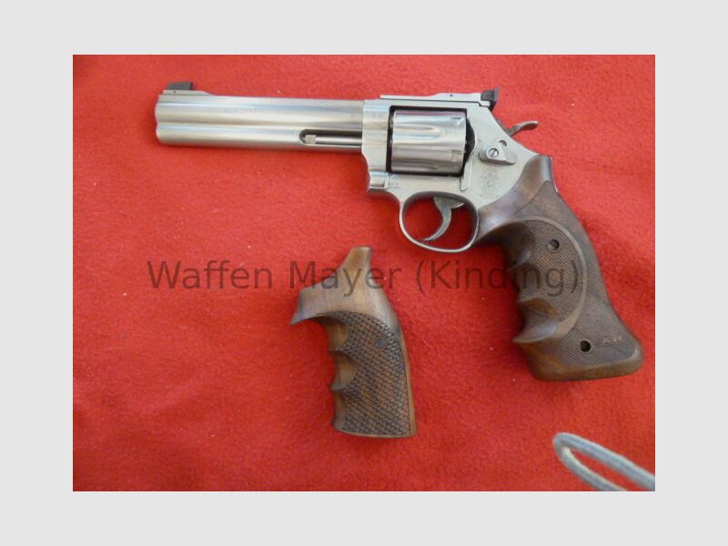 Smith & Wesson 686 -6- Target Champion Deluxe