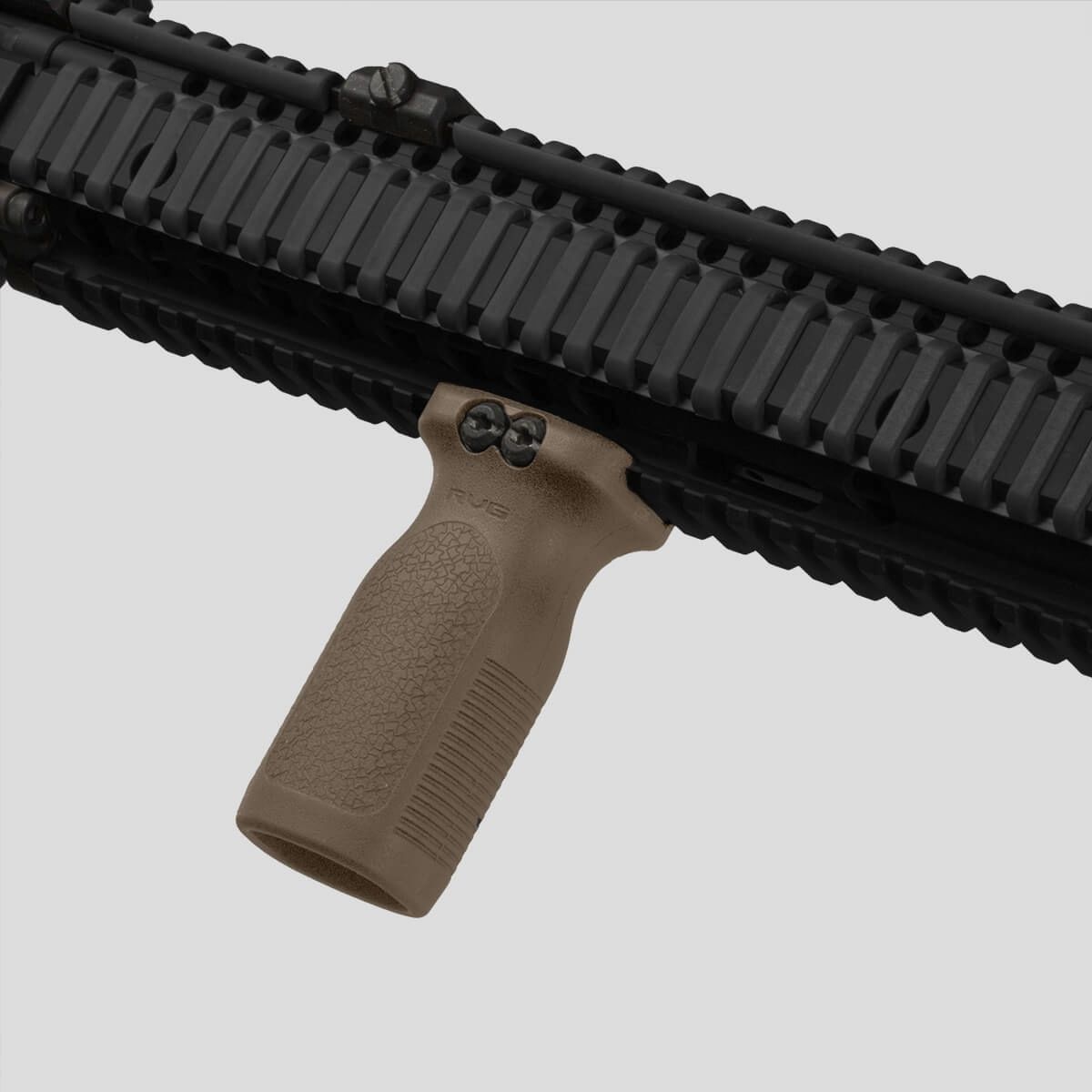 MAGPUL – RGV FLAT DARK EARTH – VERTICALE GREEP VOOR PICATINNY-RAIL, afbeelding 4 van 5