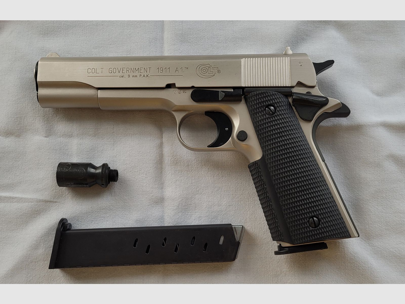 Colt Coverment Gas-Signal Pistole, vernickelt