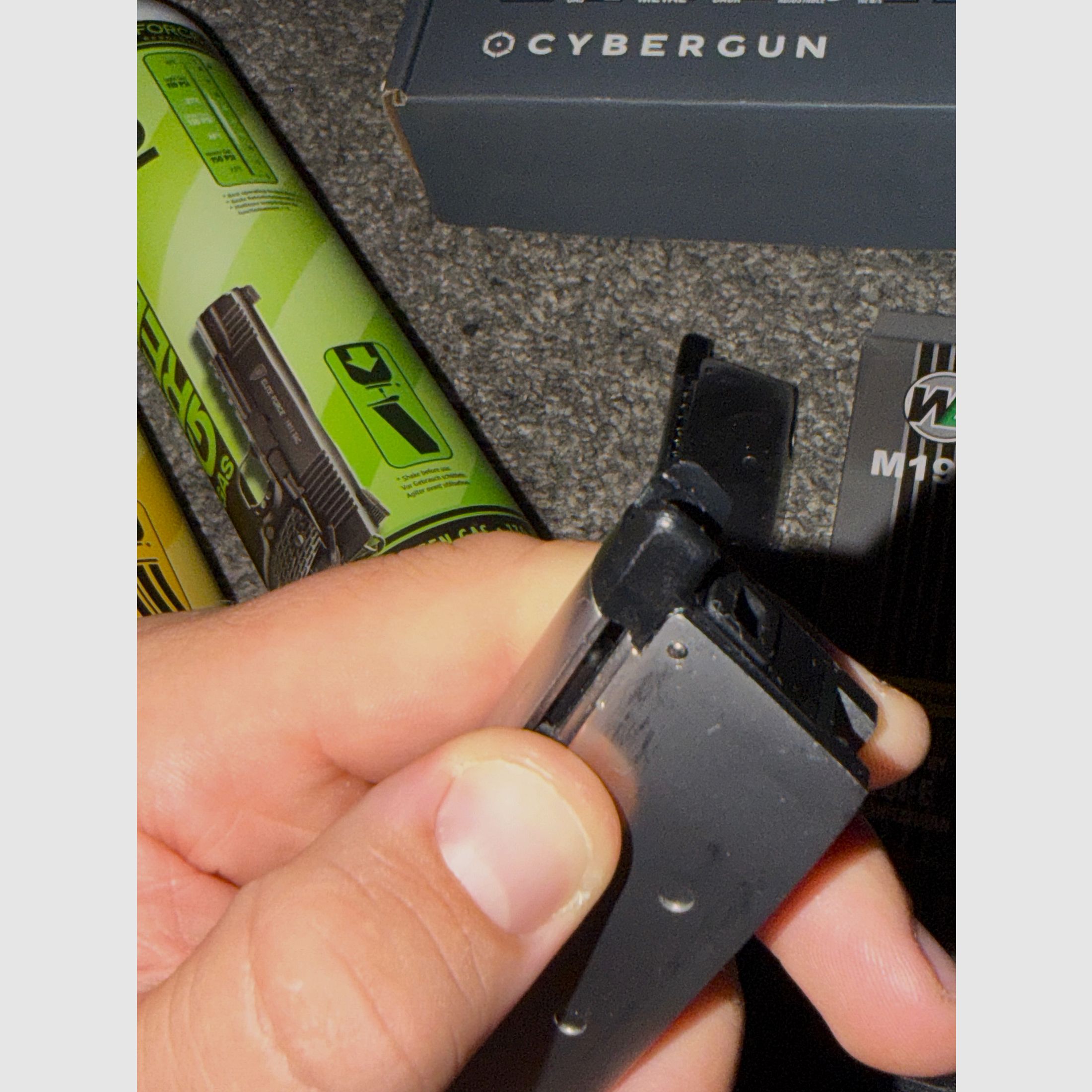 Cybergun / AWC Colt 1911A1 Vollmetall GBB 6mm BB zilver