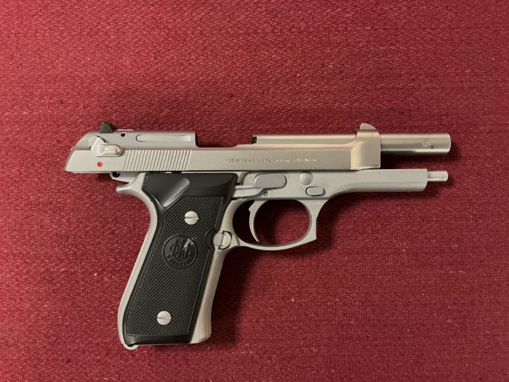 Beretta	 92 FS