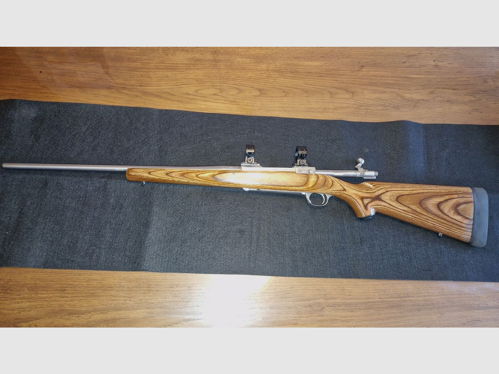 Repetierbüchse RUGER M77 Mark II Compact im Kaliber 30-06 Spr. Edelstahl