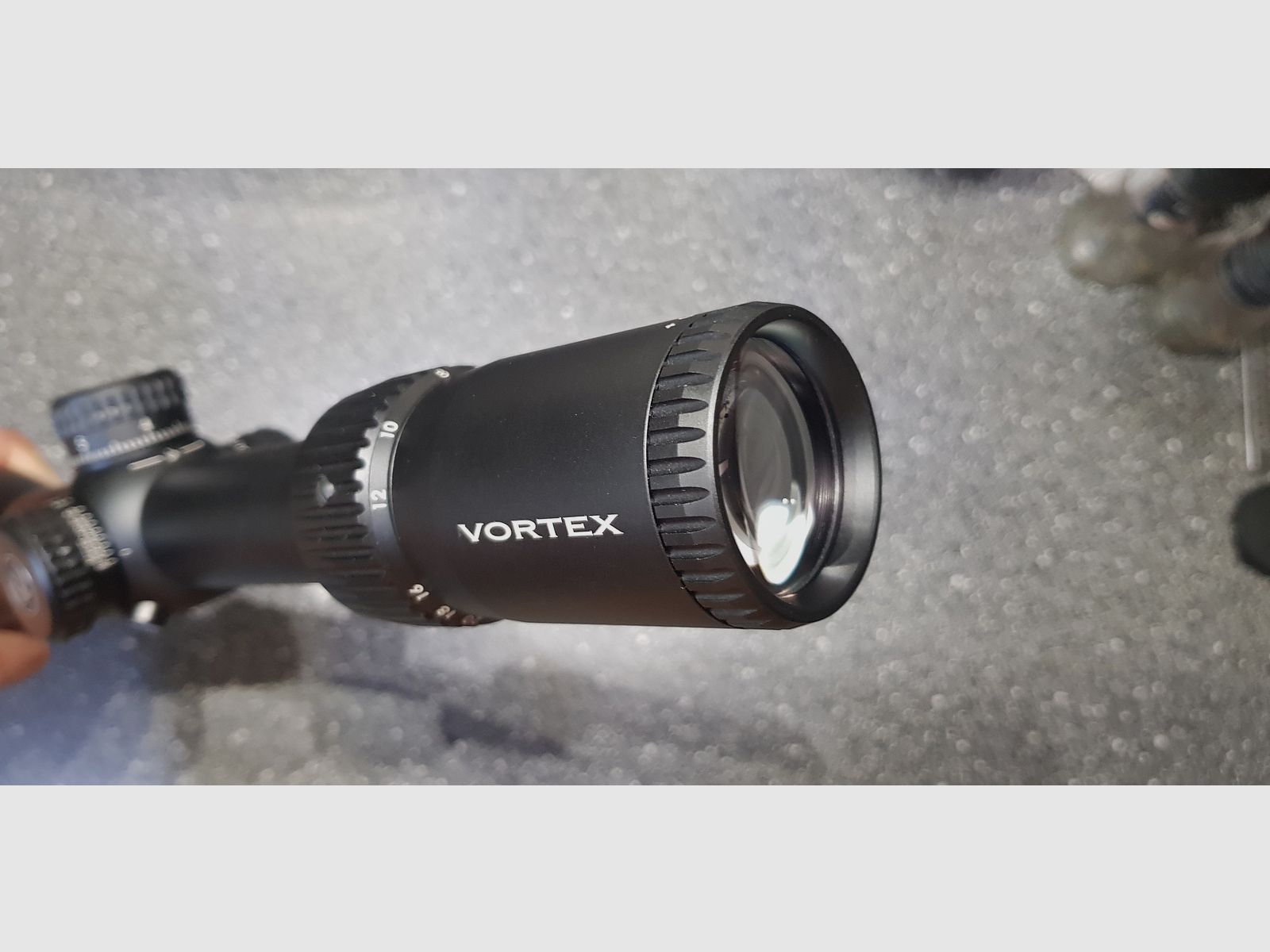 Vortex Diamondback Tactical 6–24×50 FFP EBR-2C MRAD (DBK-10029) inkl. Originalkarton & Zubehör