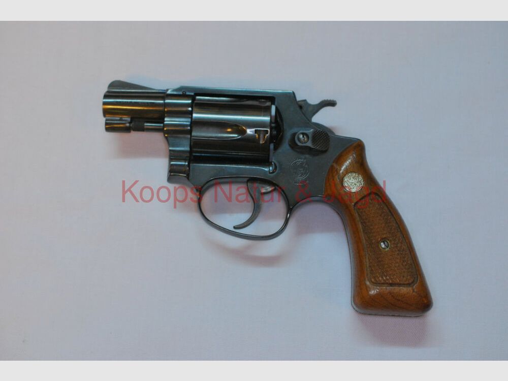 Smith & Wesson	 36