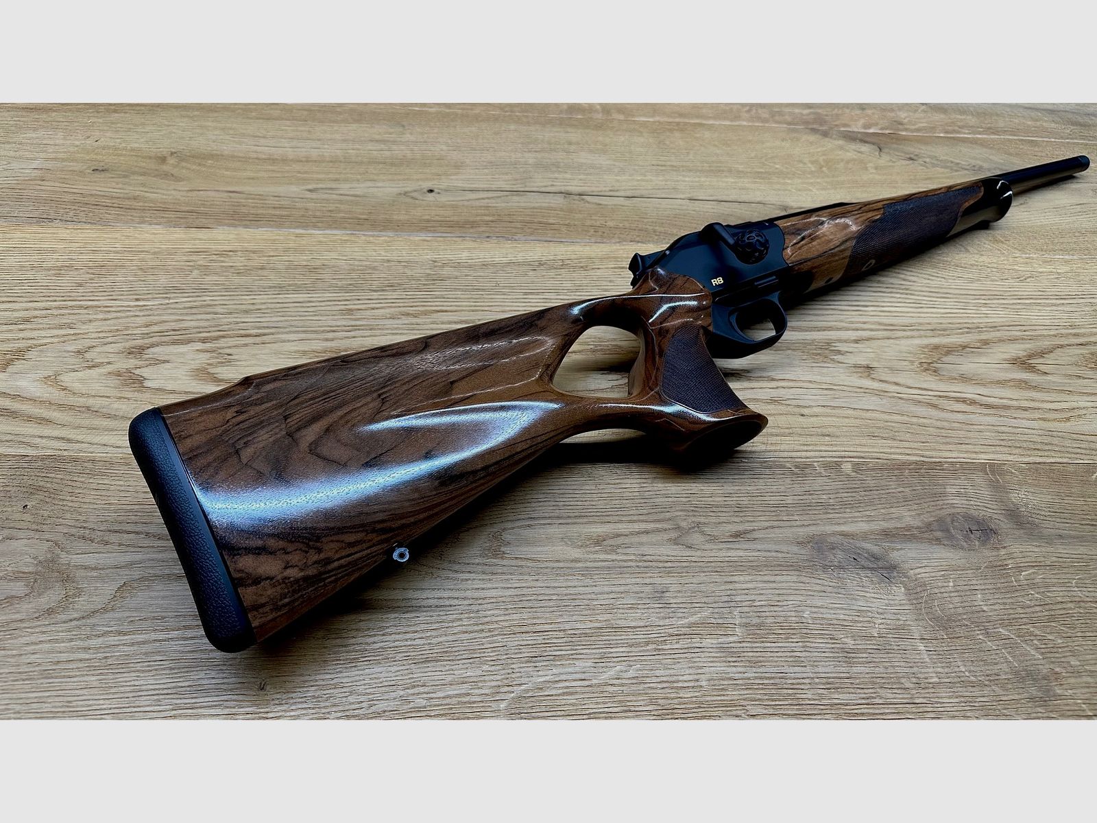 Blaser R8 Success / HK 4 / Lochschaft / gekürzter Lauf / M15x1 / Kaliber nach Wahl / AH Kammergriffkugel