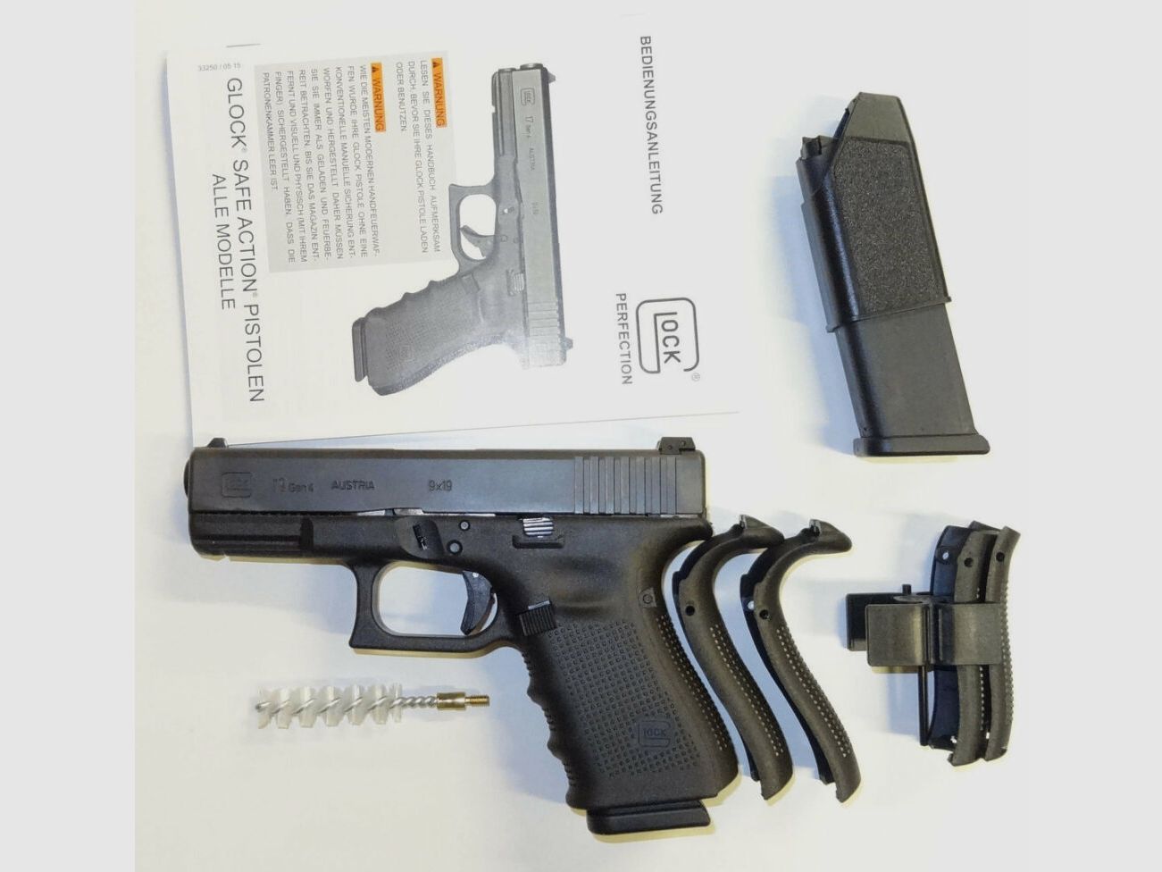 Pistola Glock Glock 19 Gen4 en calibre 9mm Para (9x19) Incl. accesorios